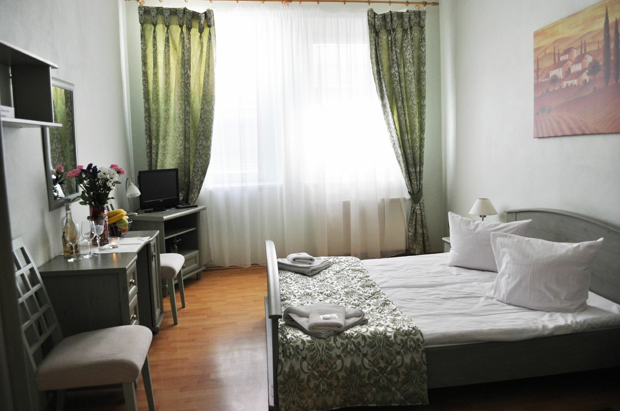 Pension Berg Прага Экстерьер фото