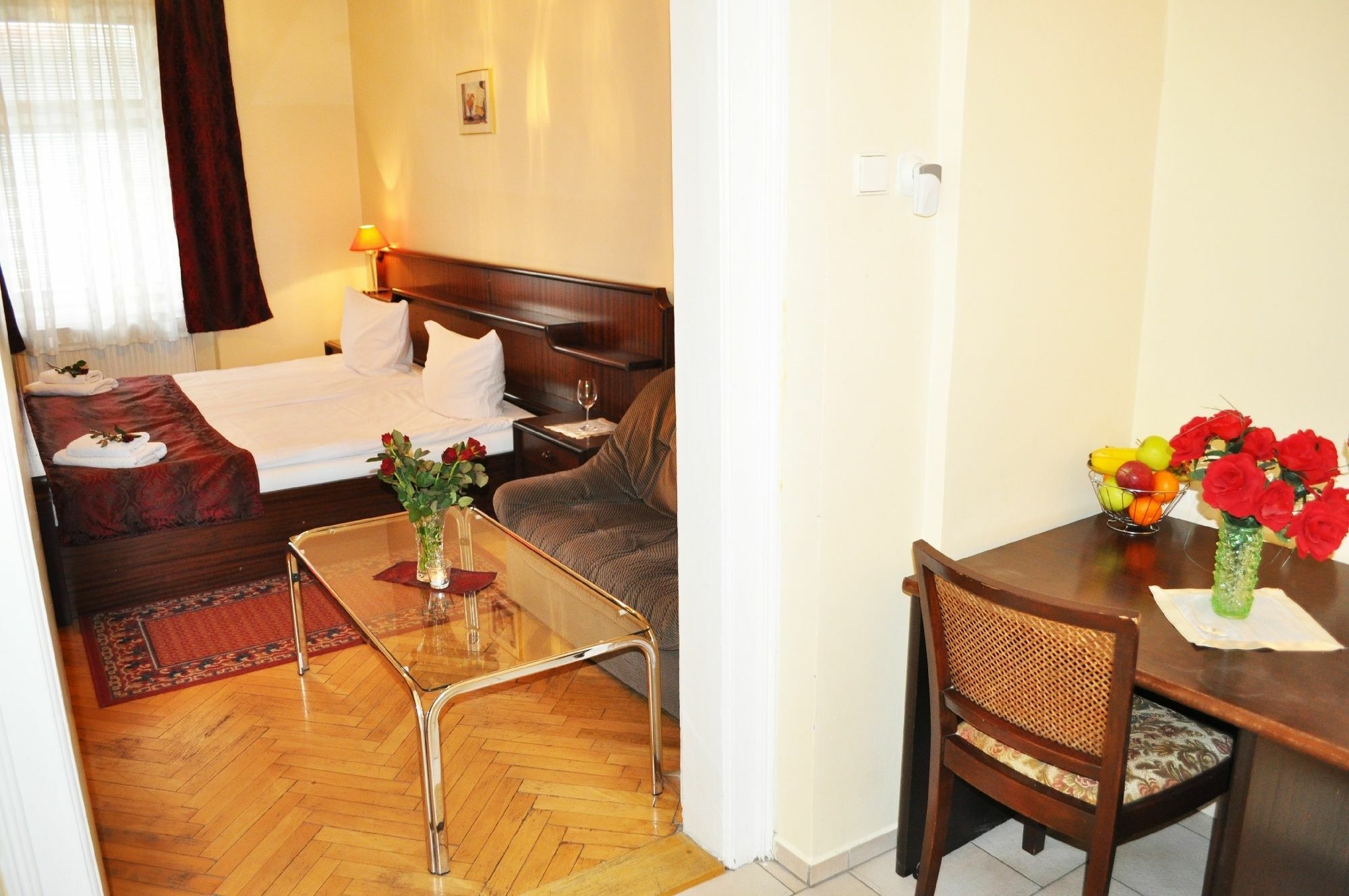 Pension Berg Прага Экстерьер фото