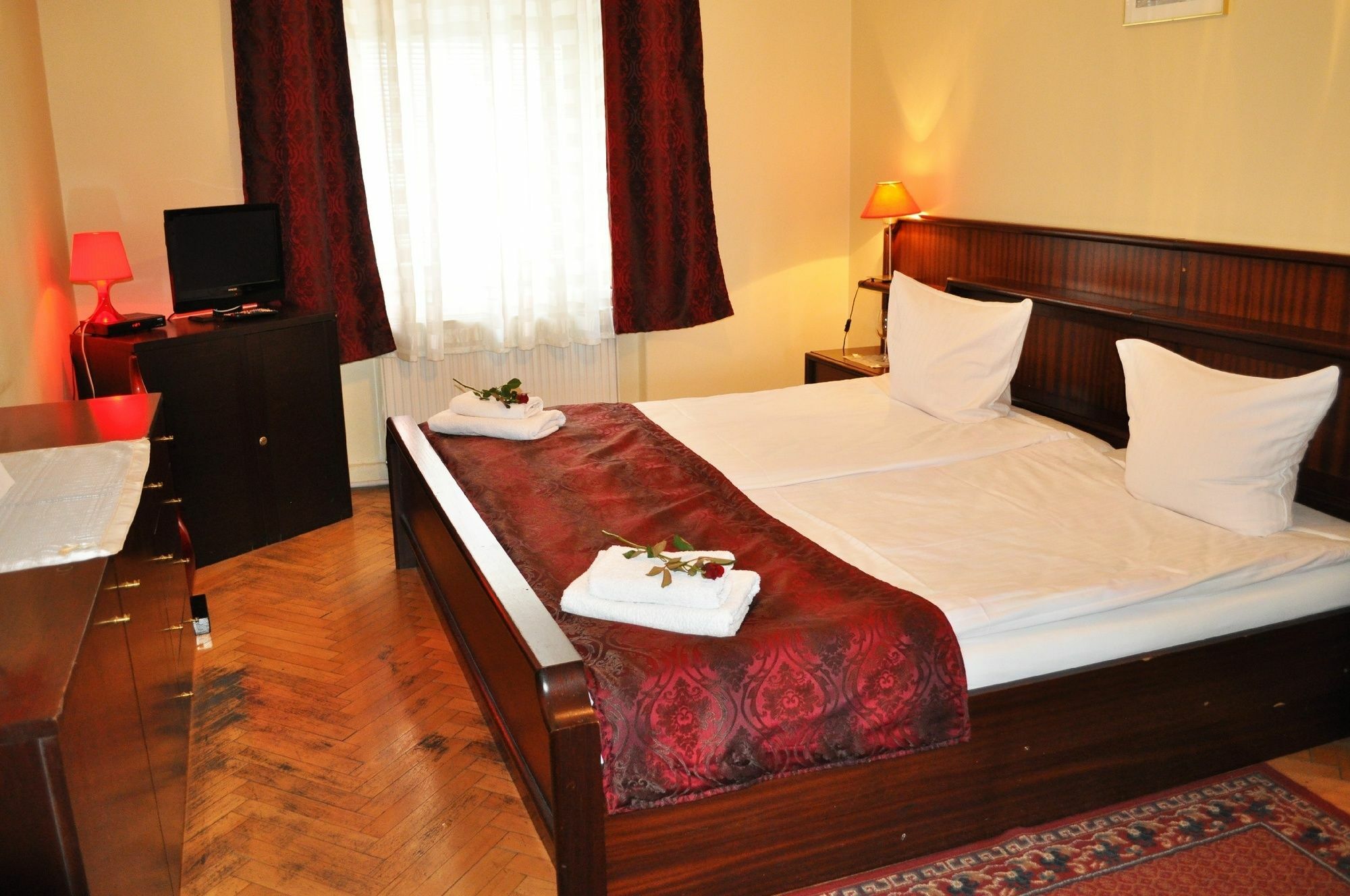 Pension Berg Прага Экстерьер фото